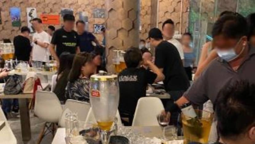 Bar and 2 restaurants fined, ordered to close for breaching COVID-19 safety measures Bar and 2 restaurants fined, ordered to close for breaching COVID-19 safety measures