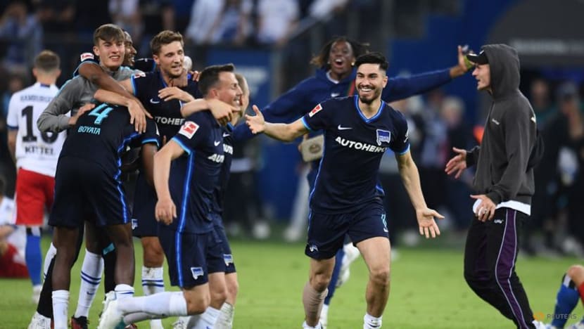 Hertha Berlin win playoff to deny Hamburg promotion to Bundesliga Hertha Berlin win playoff to deny Hamburg promotion to Bundesliga