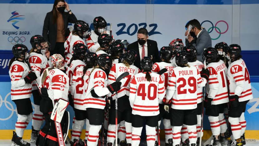 Ice hockey: Canada beat Russians after refusing to take the ice over COVID results