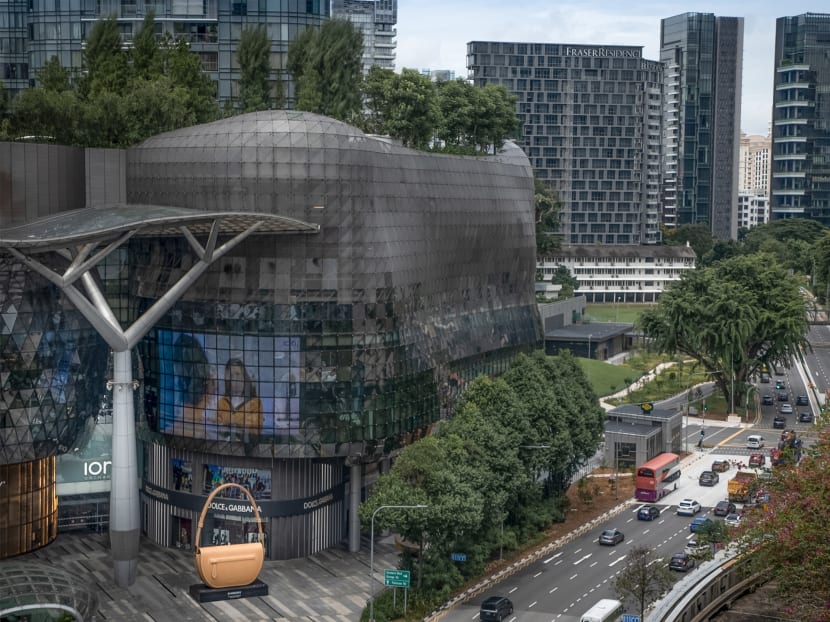 Don't miss this IG moment: A giant luxury bag at ION Orchard Don't miss this IG moment: A giant luxury bag at ION Orchard