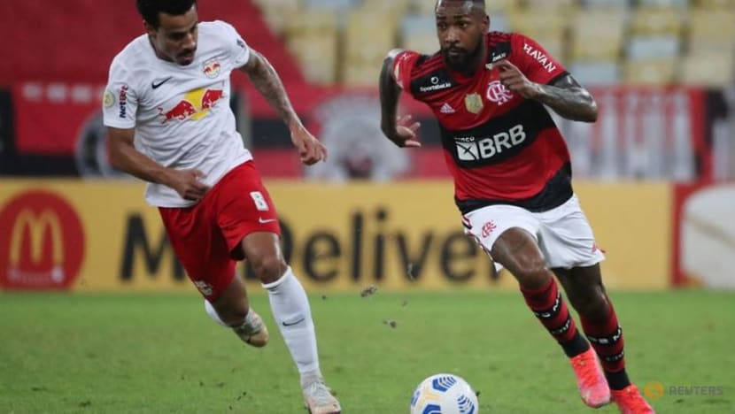 Soccer-Injury time goal hands Flamengo first defeat in Brazil Soccer-Injury time goal hands Flamengo first defeat in Brazil
