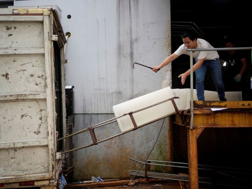 <p>A worker moves ice blocks onto a truck to send them to a Covid-19 testing site, at Shanghai Yuhu ice-making factory, amid a heatwave warning in Shanghai, China on July 26, 2022. </p>
<p><br />
</p>
<p>A worker moves ice blocks onto a truck to send them to a Covid-19 testing site, at Shanghai Yuhu ice-making factory, amid a heatwave warning in Shanghai, China on July 26, 2022. </p>
<p><br />
</p>