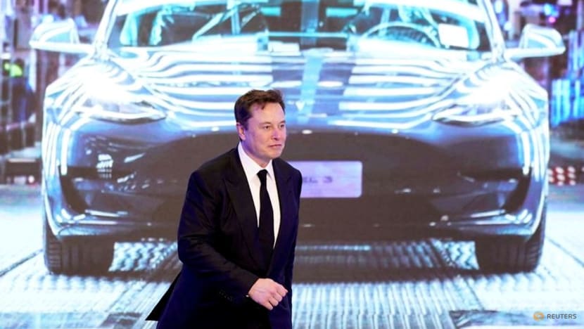 Musk tells Tesla workers not to be 'bothered by stock market craziness'