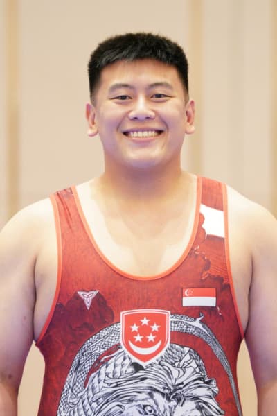 我国健儿罗煜男子摔跤项目夺金