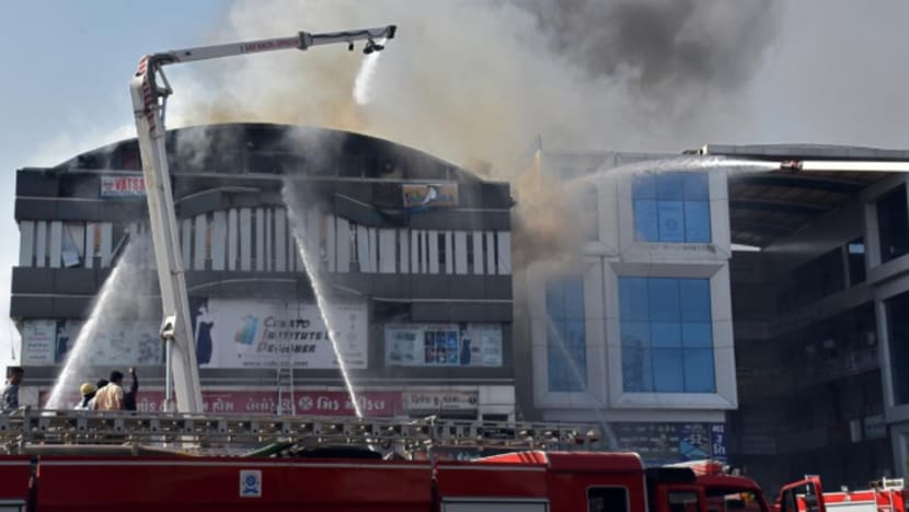 7 maut pusat beli belah terbakar