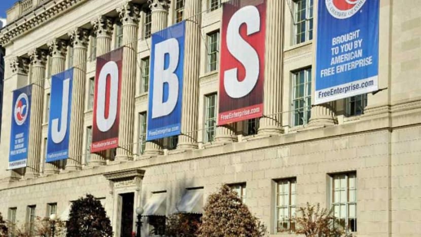 US weekly jobless claims drop, but economic recovery still elusive