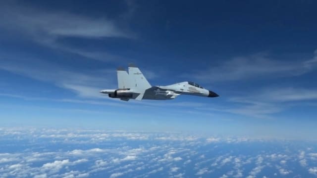 美军：中国军机距离美国军机不到10英尺