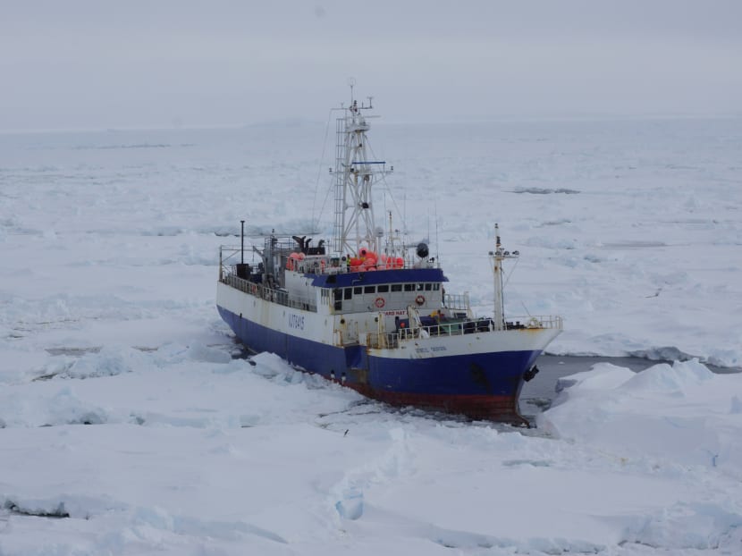 Gallery: Rescuers reach fishing boat stuck in Antarctic ice