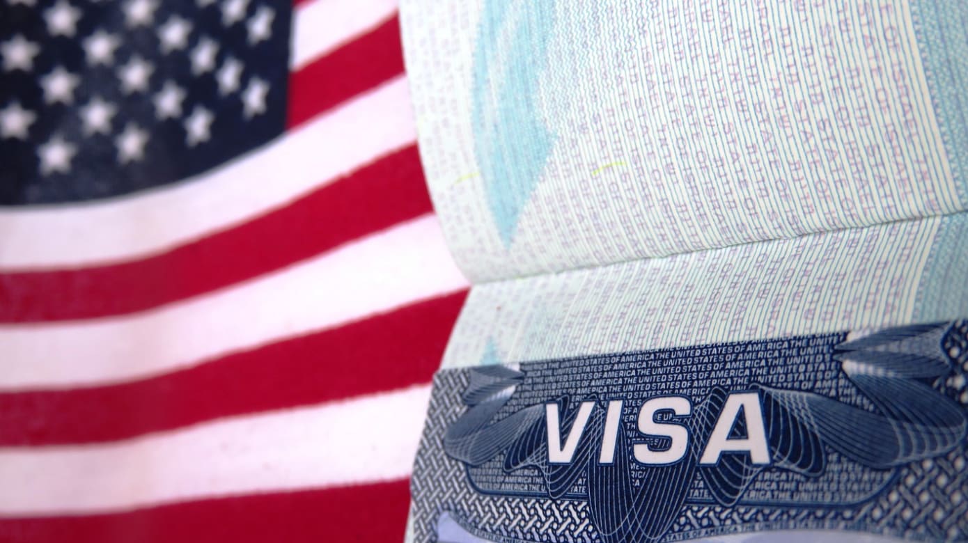美国将对多名香港官员实施新签证限制