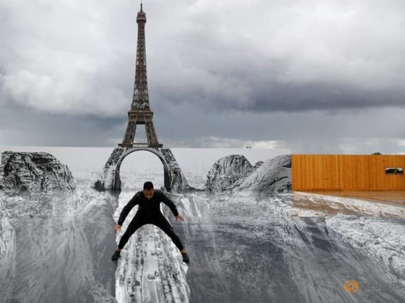 Optical illusion leaves Eiffel Tower teetering over ravine Optical illusion leaves Eiffel Tower teetering over ravine