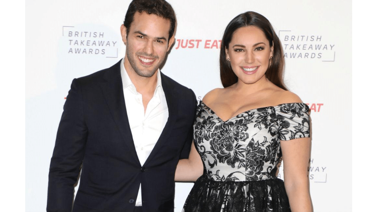 Kelly Brook expected proposal 8days