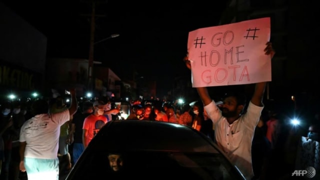 陷经济危机民众上街抗议 斯里兰卡进入紧急状态
