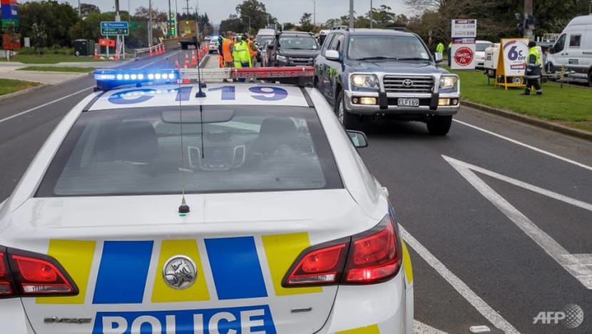 New Zealand ramps up military at border to beat COVID-19 outbreak New Zealand ramps up military at border to beat COVID-19 outbreak