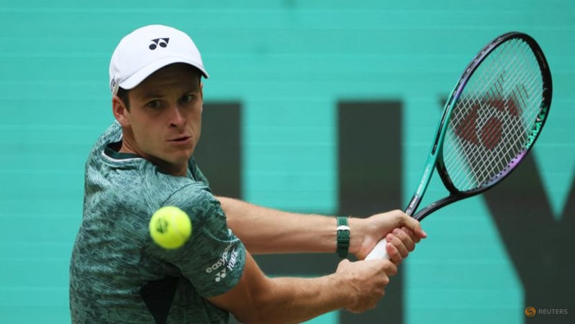 Hurkacz thrashes Medvedev for Halle title, sounds Wimbledon warning Hurkacz thrashes Medvedev for Halle title, sounds Wimbledon warning