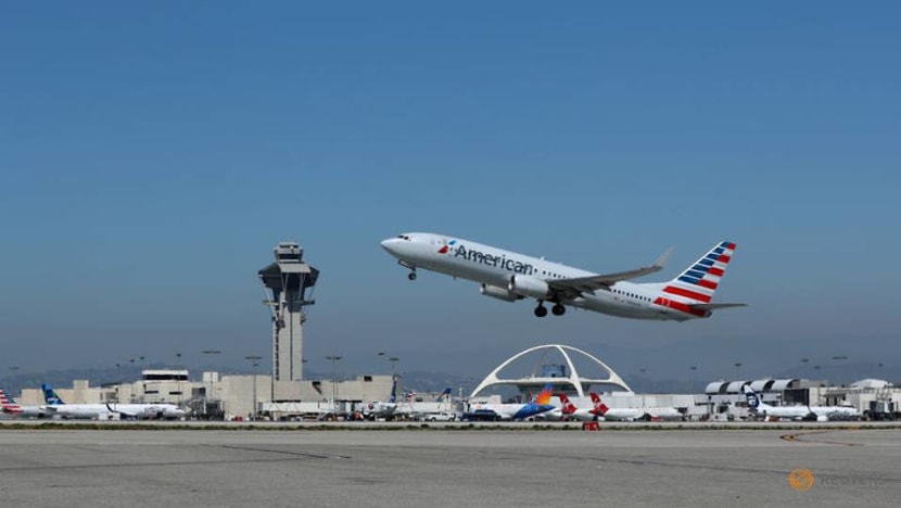 California man sues after pinky stuck in armrest during flight California man sues after pinky stuck in armrest during flight