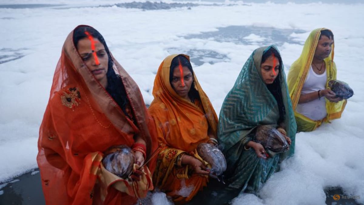 New Delhi resumes some activities despite hazardous air, river foam New Delhi resumes some activities despite hazardous air, river foam
