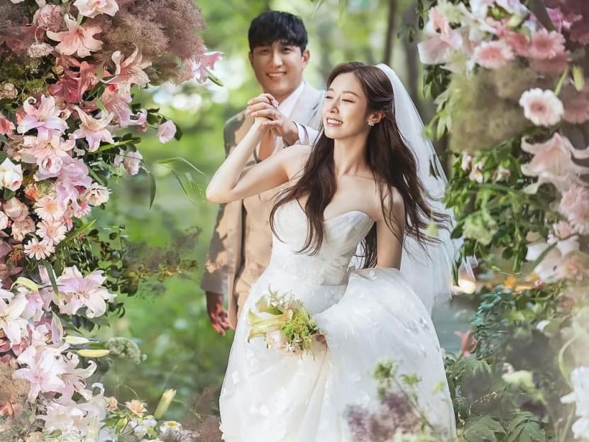 T-ara’s Jiyeon weds South Korean baseball player in a star-studded affair