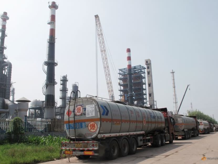 China sets oil products export quotas at about 15 million T sources