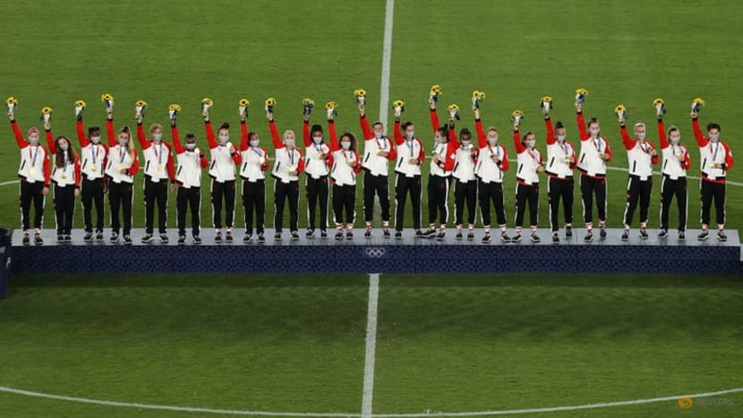Olympics-Soccer-Sinclair finally claims soccer gold for Canada Olympics-Soccer-Sinclair finally claims soccer gold for Canada