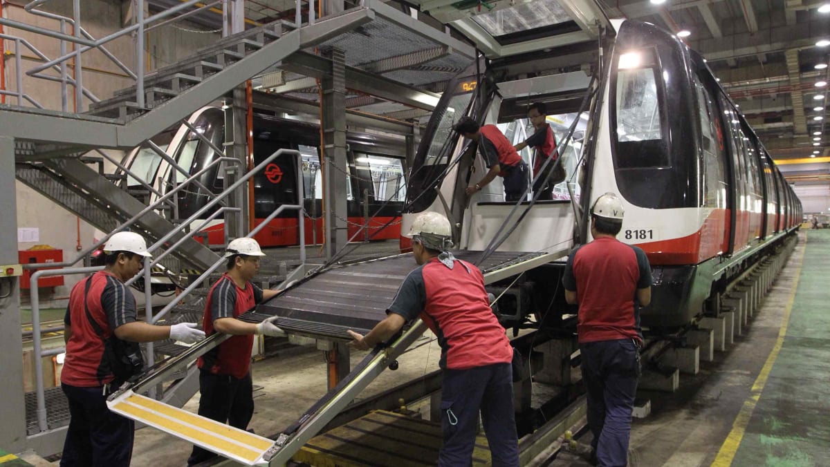 SMRT to raise starting salaries as it embarks on hiring spree - TODAY