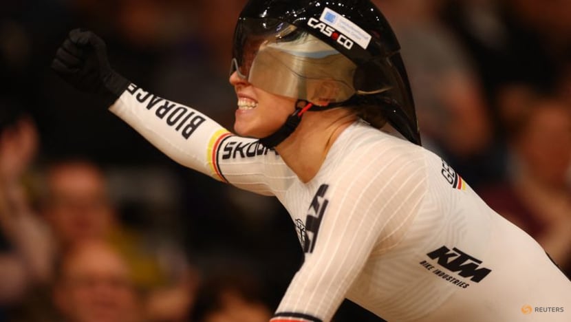 Hinze powers to second gold of world championships
