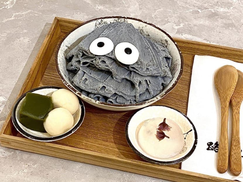 New Tanjong Pagar Cafe Sells 'Monster' Shaved Ice Cream & Waffle