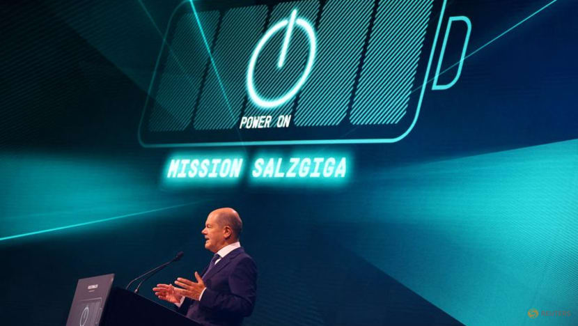 German chancellor meets auto, battery bosses in 'mobility' summit German chancellor meets auto, battery bosses in 'mobility' summit