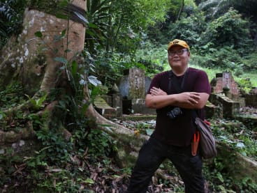 Grave hunter reunites families with forgotten tombs