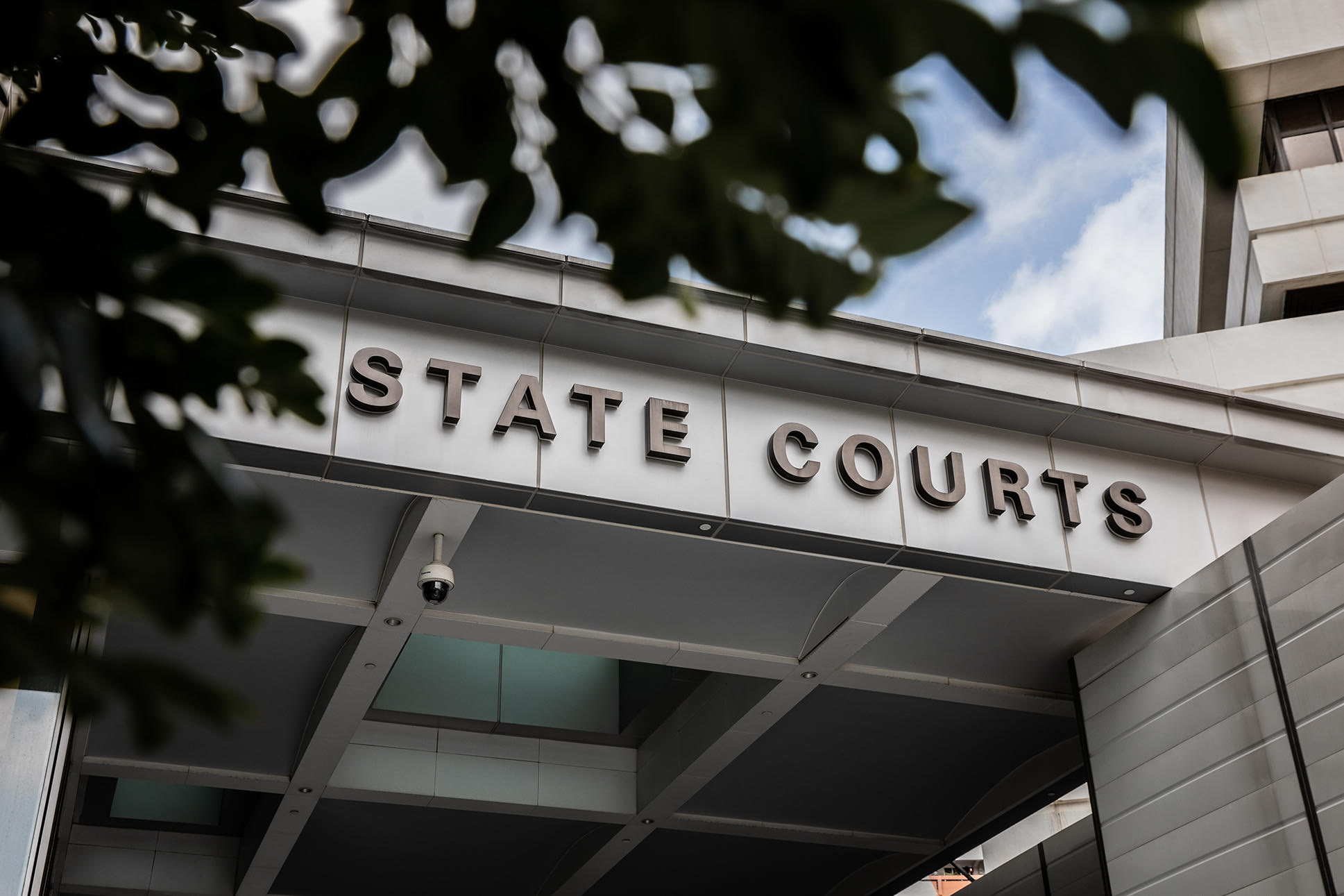 Man posed as female prostitute and pimp to cheat woman into giving him sex, explicit photos and videos Man posed as female prostitute and pimp to cheat woman into giving him sex, explicit photos and videos