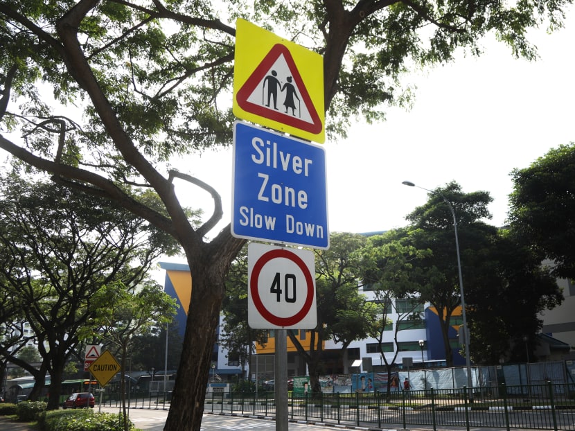 To better protect elderly pedestrians, the penalties will be raised for motorists who commit offences at pedestrian crossings or endanger pedestrian safety at Silver Zones, with similar measures to be put in place to protect students at School Zones.