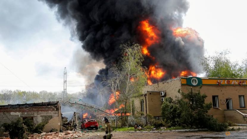 EU plans Russian oil ban; Ukraine reports heavy eastern assault EU plans Russian oil ban; Ukraine reports heavy eastern assault