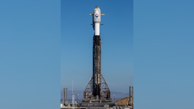 韩国首枚军事间谍卫星顺利升空
