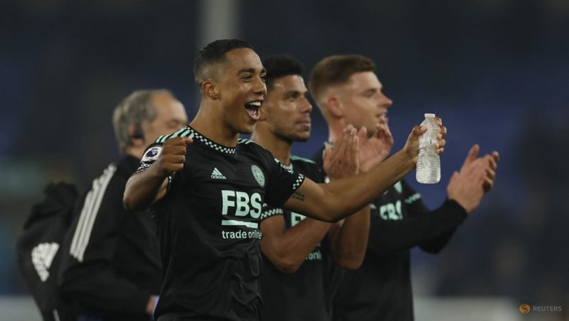 Leicester win at Everton to climb out of bottom three Leicester win at Everton to climb out of bottom three