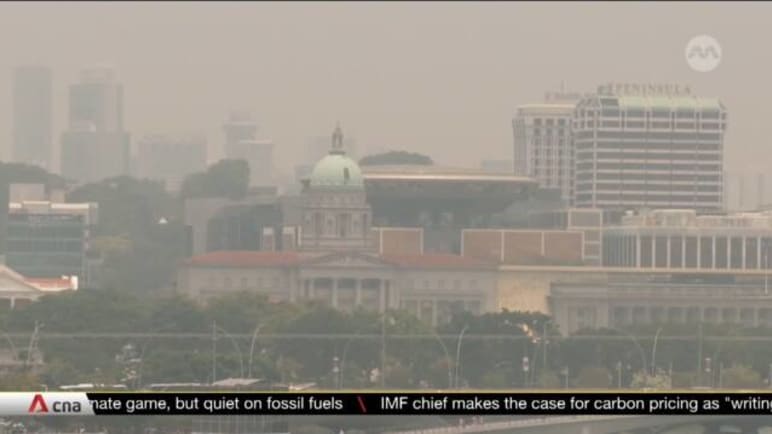 Singapore residents adapt to heat, haze amid climate change | Video