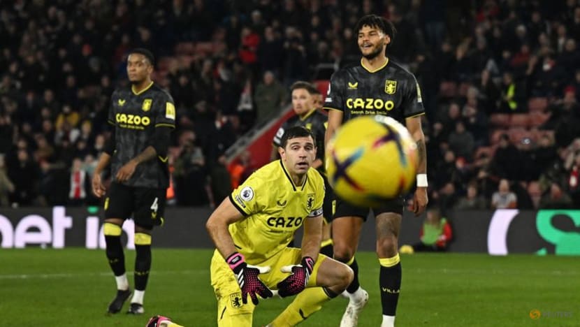 Southampton stay bottom after 1-0 defeat by Aston Villa Southampton stay bottom after 1-0 defeat by Aston Villa