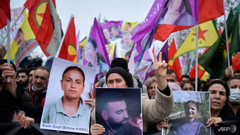 Hundreds march in Paris in tribute to Kurds shot dead Hundreds march in Paris in tribute to Kurds shot dead