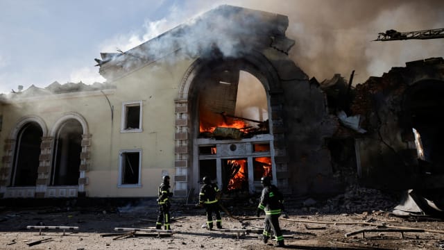俄军袭击康斯坦丁尼夫卡 当地火车站被摧毁