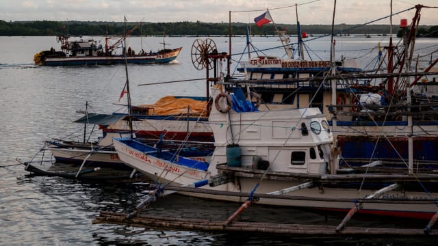 菲律宾承诺加强南中国海水域巡逻 呼吁渔民继续作业