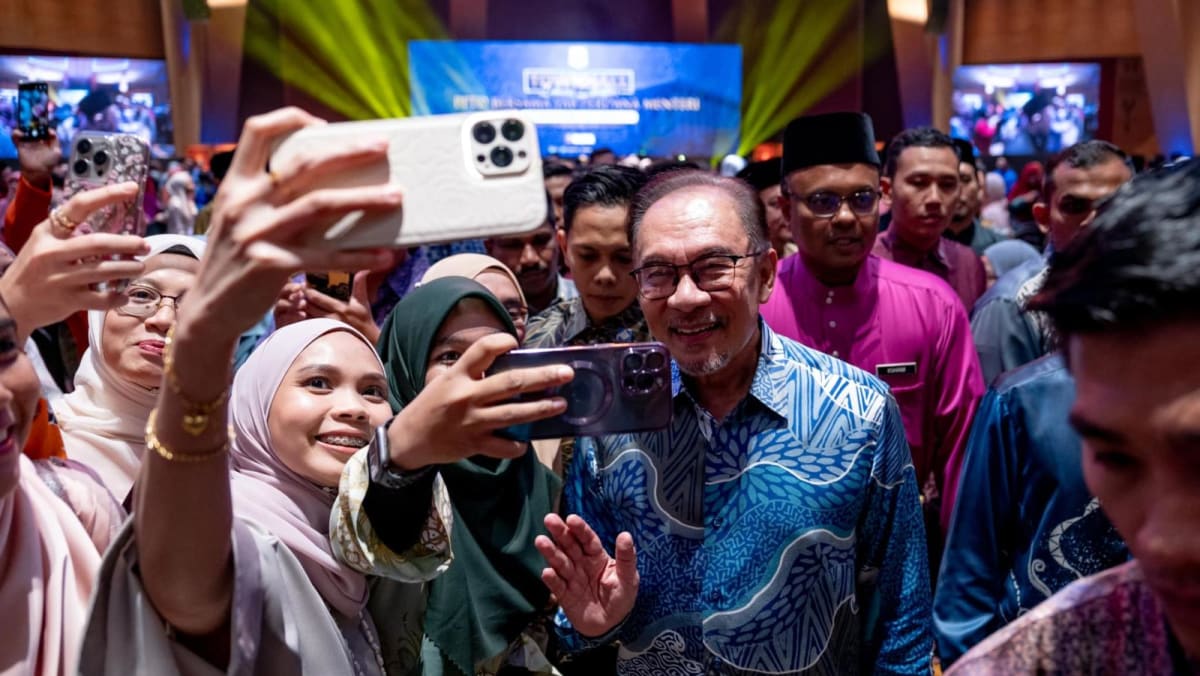 马来西亚总理安瓦尔表示，修订后的马来西亚公务员薪资计划将是有史以来“最好的” – CNA