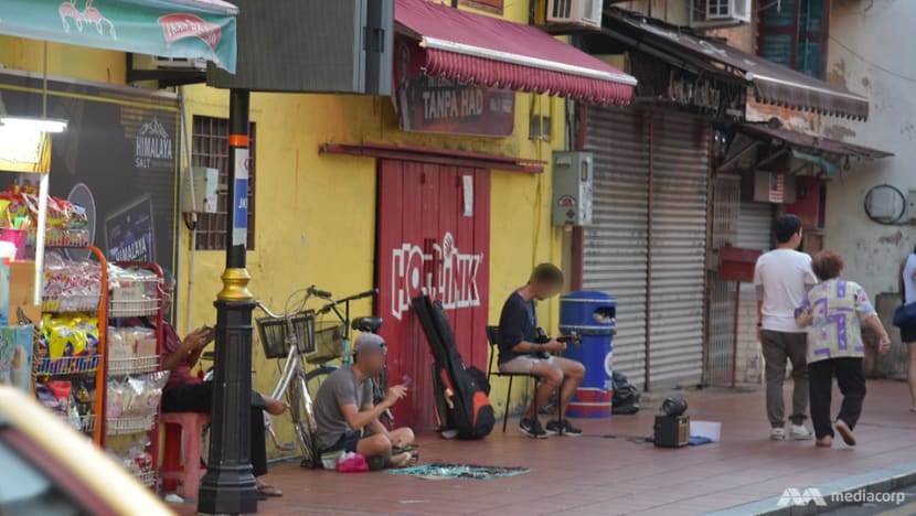 'Please help fund my trip': Begpackers linger at Melaka's Jonker Street despite ban 'Please help fund my trip': Begpackers linger at Melaka's Jonker Street despite ban
