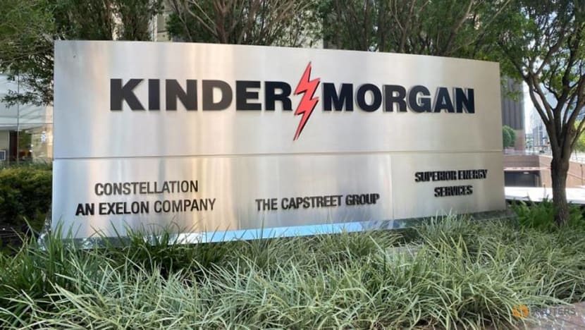 Kinder Morgan beats profit estimates on higher natgas volume Kinder Morgan beats profit estimates on higher natgas volume