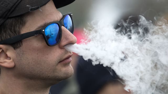 《柳叶刀》：烟草酒精是造成全球近半数癌症主因