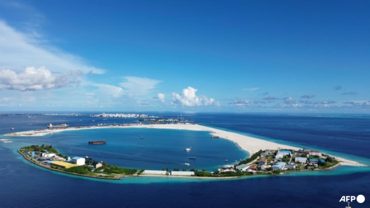 China ships Tibetan glacier water to climate-threatened Maldives