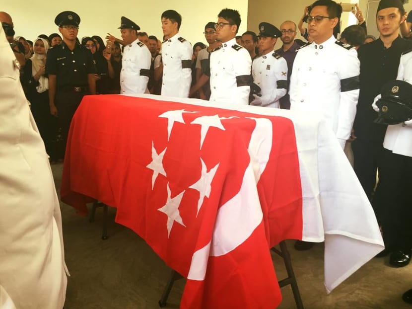 Traffic Police officer Nadzrie Matin was accorded a police ceremonial burial on Friday afternoon (June 2), a day after he was killed in an accident on Serangoon Road. (Photo: Amrin Amin/Facebook)