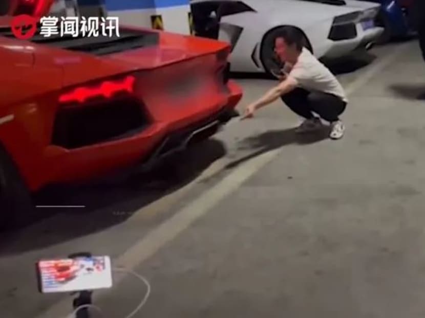 Chinese portal Sohu.com reported that the owner and his friends had gathered around the orange coloured sports car in an underground car park in Changsha in Hunan Province for the “cookout”.