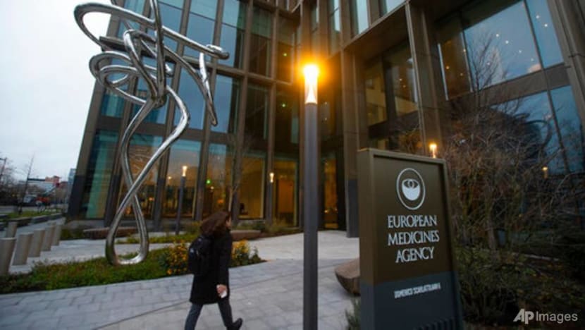 Dutch authorities to quickly begin vaccinating healthcare staff Dutch authorities to quickly begin vaccinating healthcare staff