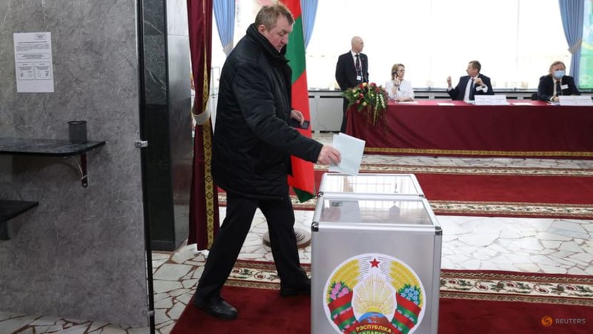 Anti-war protests break out as Belarus votes to renounce non-nuclear status
