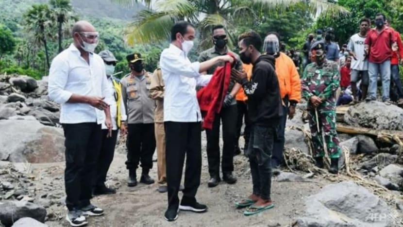Presiden Indonesia Joko Widodo lawat gugusan pulau dibadai taufan