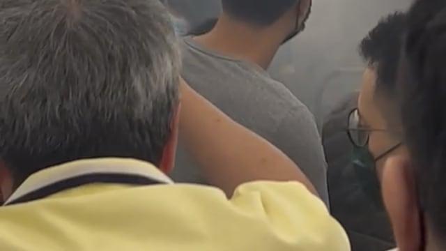 便携式充电器在酷航航班起飞前起火 两人受轻伤