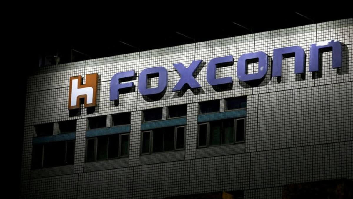 Unit Foxconn untuk menjual saham di perusahaan chip Cina Unigroup